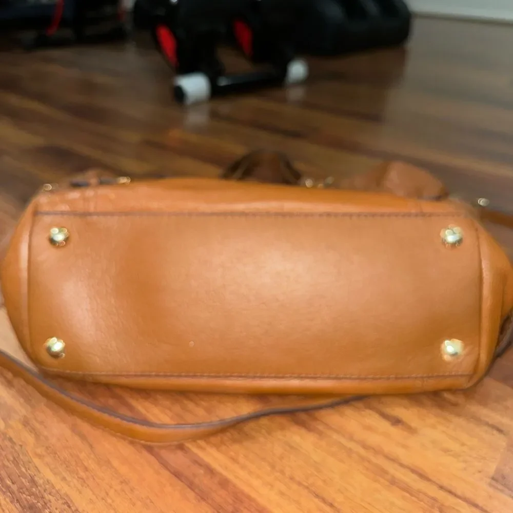 Michael Kors Gansevoort Leather Large NS Tote Luggage